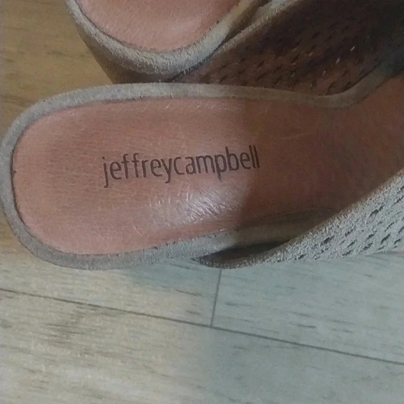 Jeffrey Campbell Favela Perforated Suede Mules Size 7.5 Preowned - Picture 4 of 8